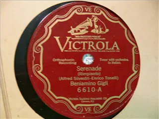 small_victrola 6610 a.webp